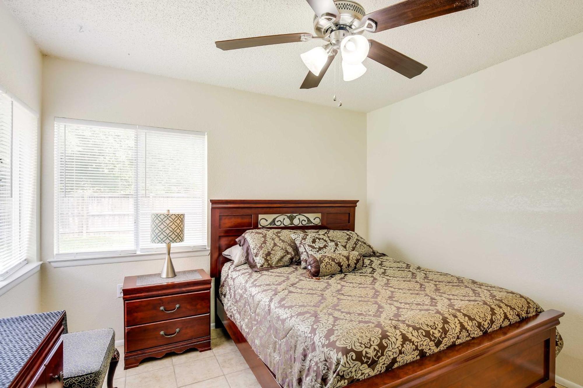 Sunny San Antonio Home With Backyard And Patio! エクステリア 写真