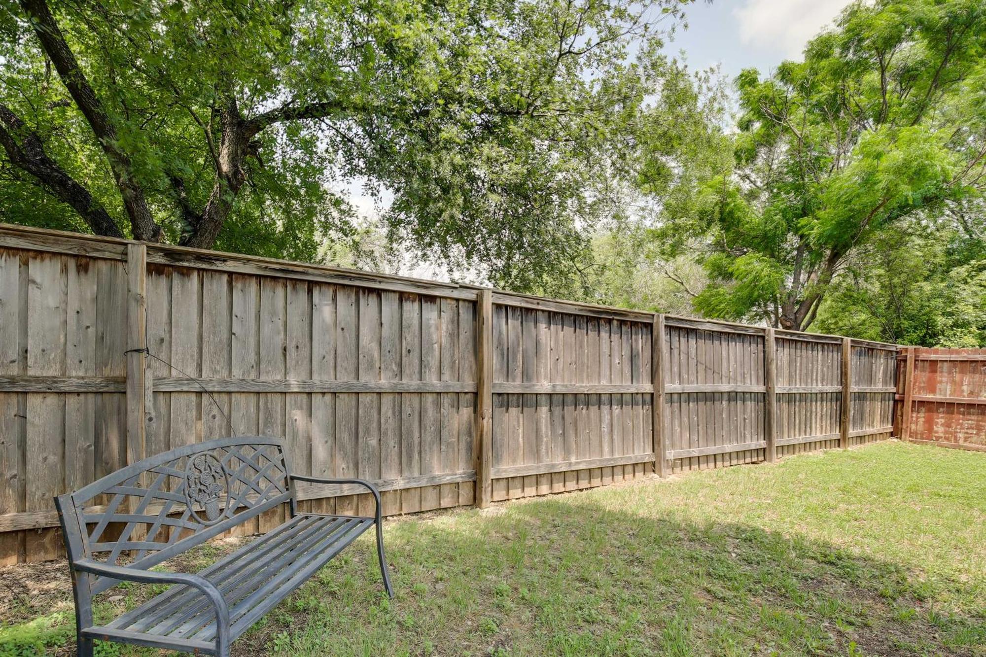 Sunny San Antonio Home With Backyard And Patio! エクステリア 写真